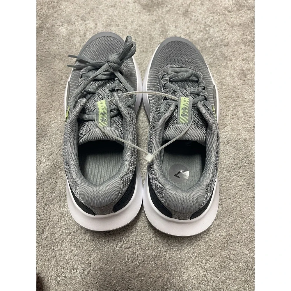 Under Armour Charged Surge 4 Running Shoes Gray Mesh Sneakers Youth Size 7 Youth